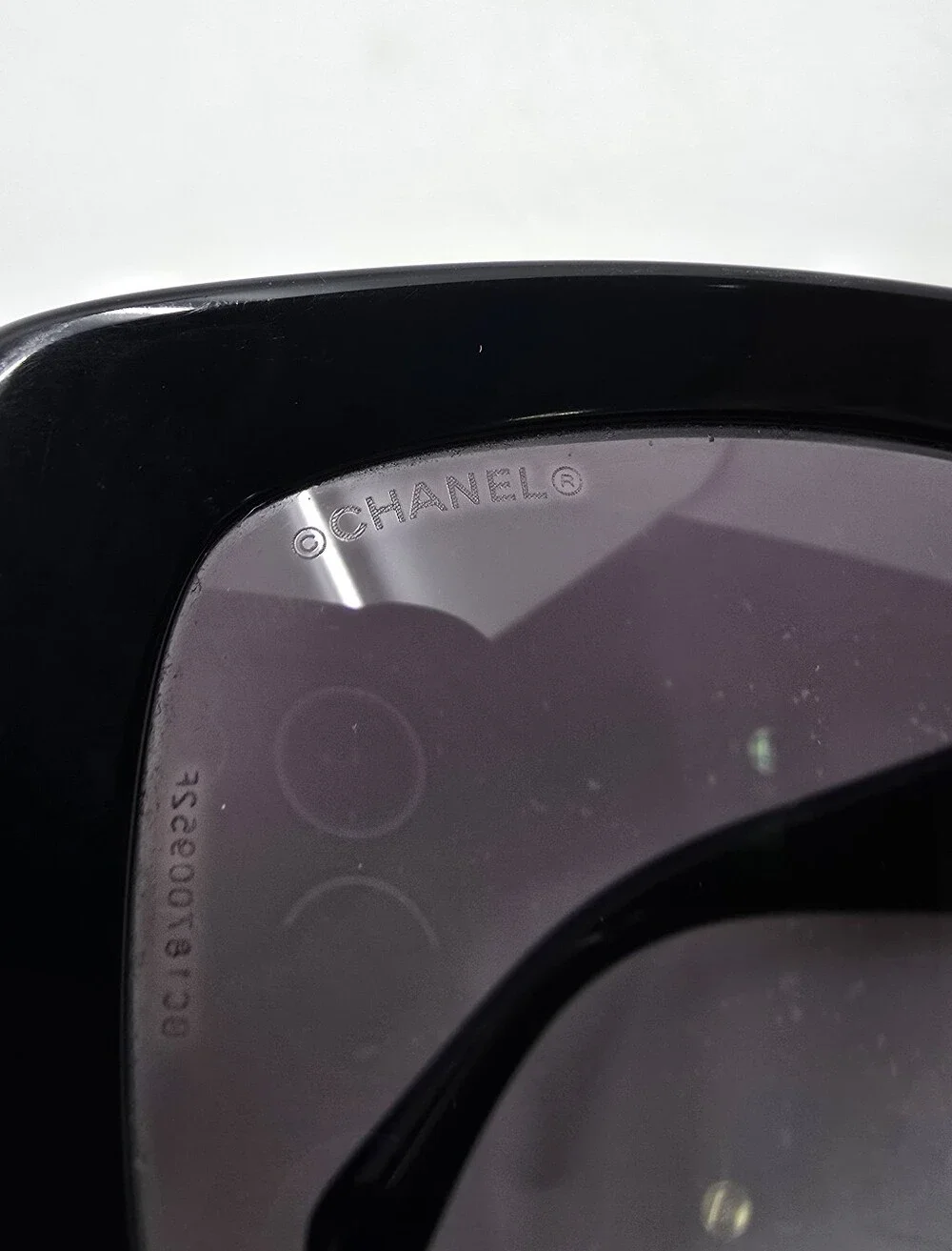 CHANEL good see